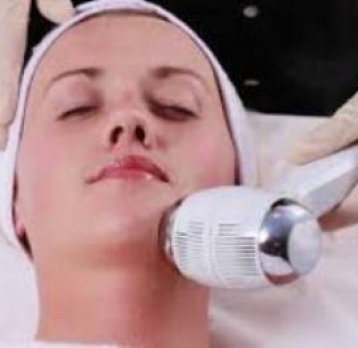 PRAVIN%20SKIN%2C%20LASER%20%26%20COSMETIC%20CENTRE